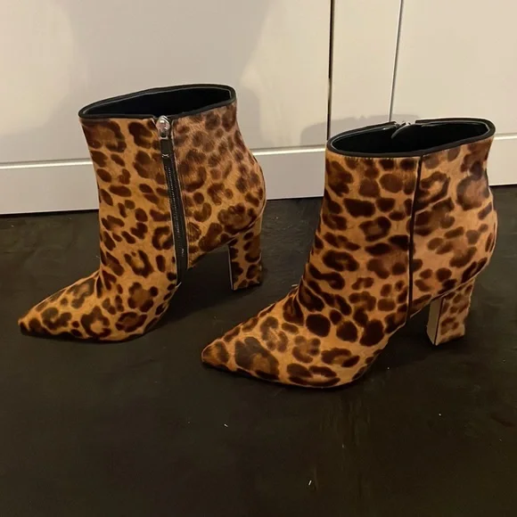 Marc Fisher Women's Mayaely Calf Hair High-Heel Booties SZ 9 EUC - Picture 2 of 13